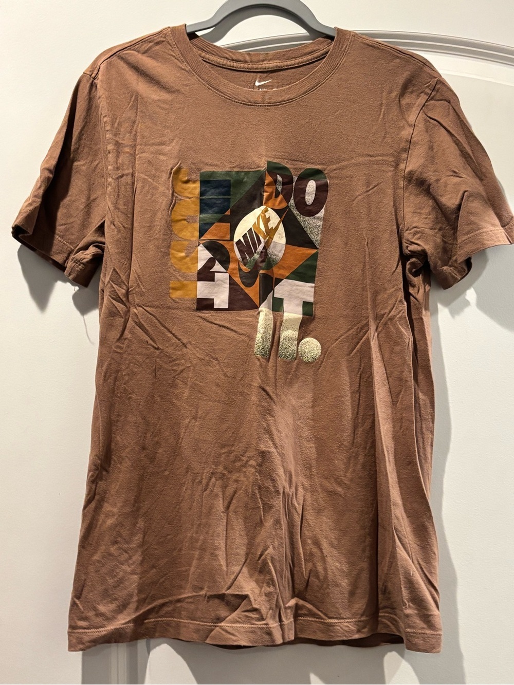 Nike Brown Graphic Tee with Multicolor Geometric Print - Picture 2 of 5